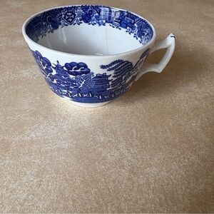 Blue Willow Wood’s Vintage Teacup